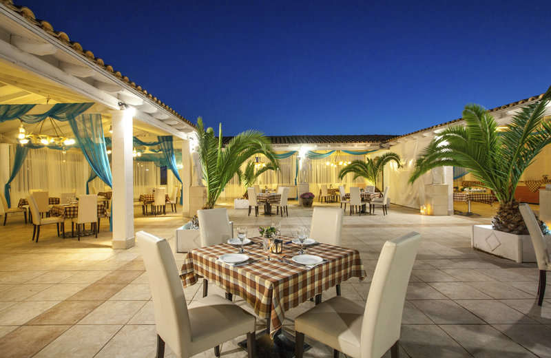 Sandy Beach Resort 13