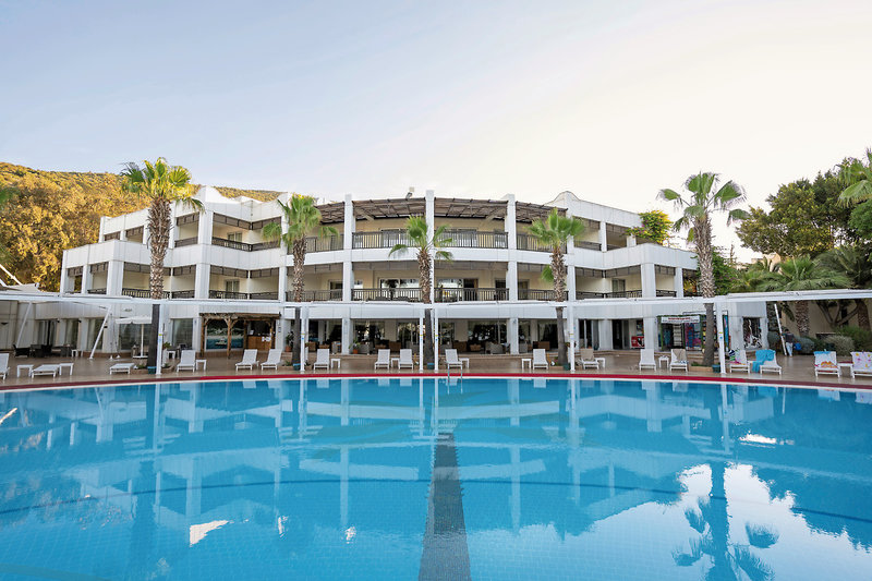 Latanya Park Resort 1