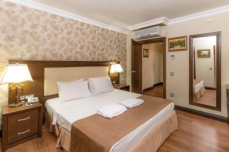 Latanya Park Resort 6