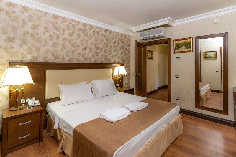 Latanya Park Resort 17