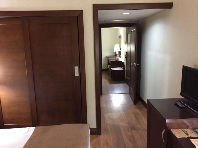 Latanya Park Resort 9