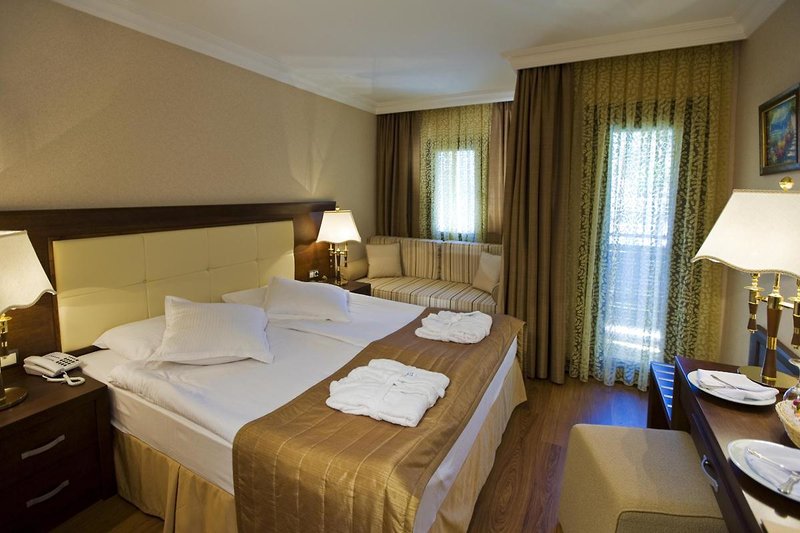 Latanya Park Resort 7