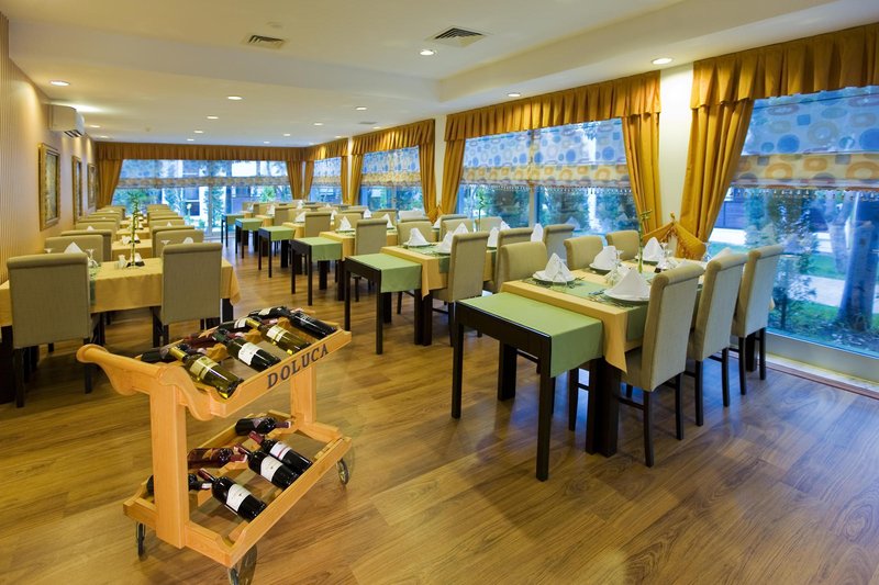 Latanya Park Resort 8