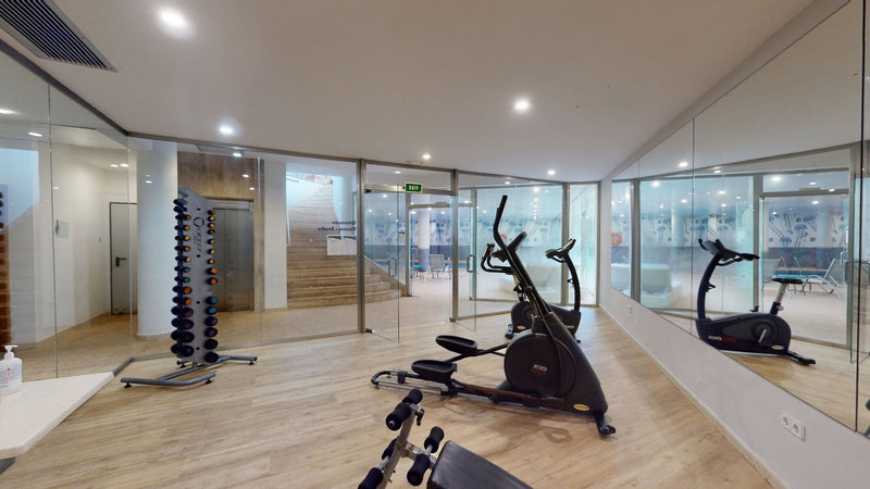 Tropic Garden Hotel & Apartments 18