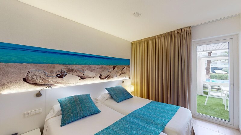 Tropic Garden Hotel & Apartments 32