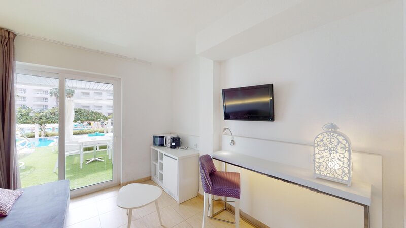 Tropic Garden Hotel & Apartments 34