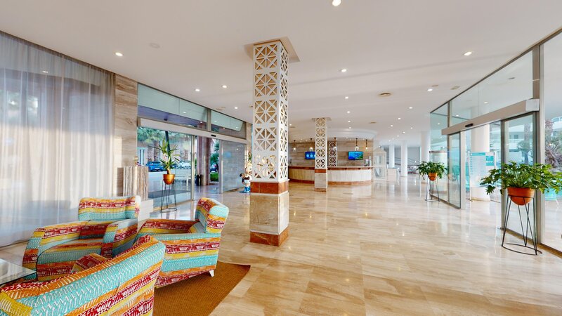 Tropic Garden Hotel & Apartments 37