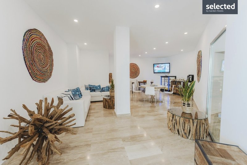 Tropic Garden Hotel & Apartments 13