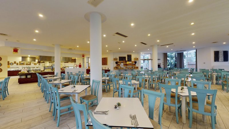 Tropic Garden Hotel & Apartments 17