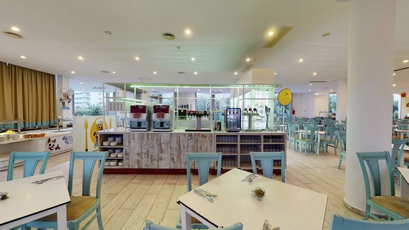 Tropic Garden Hotel & Apartments 18