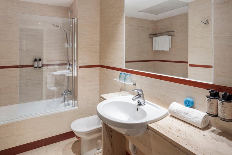 Tropic Garden Hotel & Apartments 45