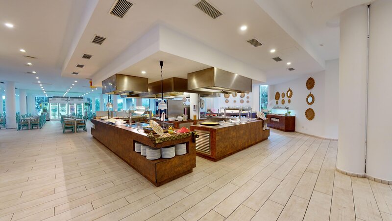 Tropic Garden Hotel & Apartments 50