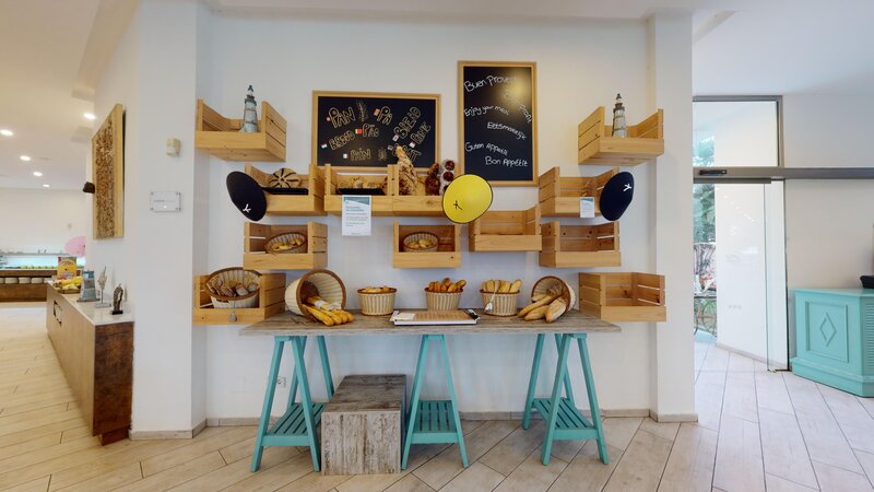 Tropic Garden Hotel & Apartments 51