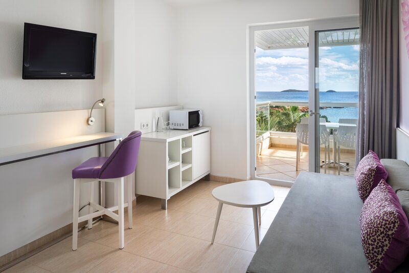 Tropic Garden Hotel & Apartments 80
