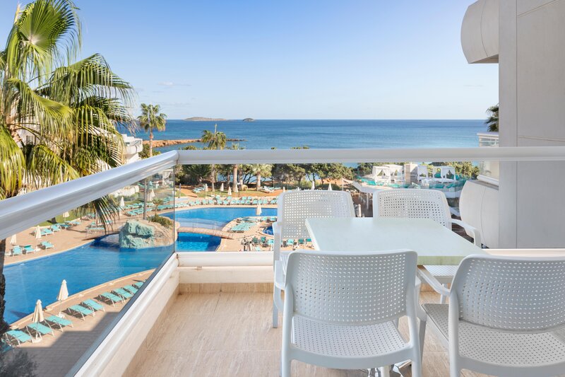 Tropic Garden Hotel & Apartments 105