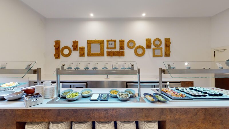 Tropic Garden Hotel & Apartments 25