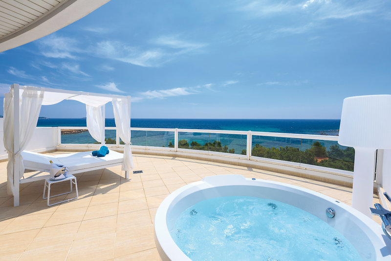 Tropic Garden Hotel & Apartments 20