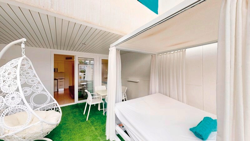 Tropic Garden Hotel & Apartments 25