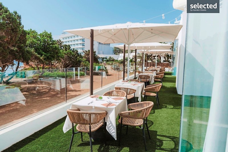 Tropic Garden Hotel & Apartments 32