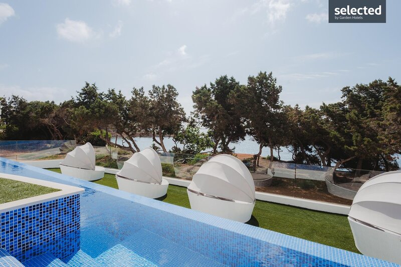 Tropic Garden Hotel & Apartments 29