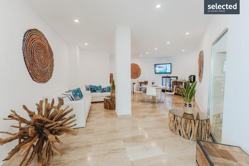 Tropic Garden Hotel & Apartments 33