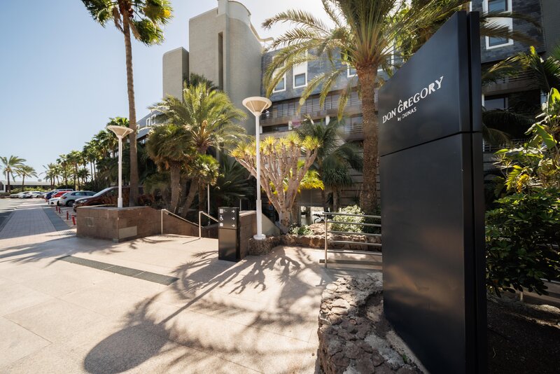 Don Gregory by Dunas 30