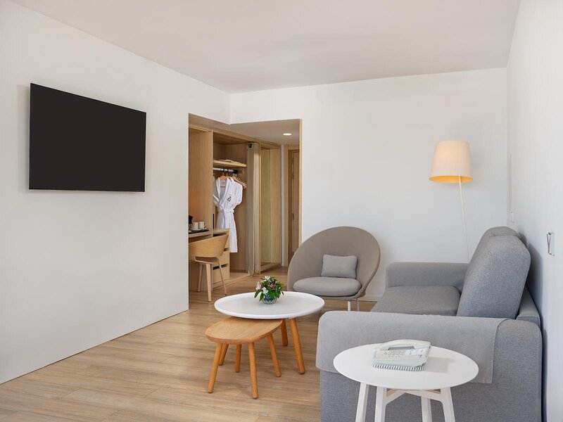 Don Gregory by Dunas 33