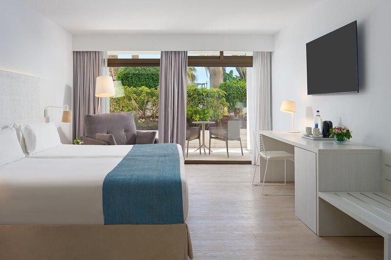 Don Gregory by Dunas 52