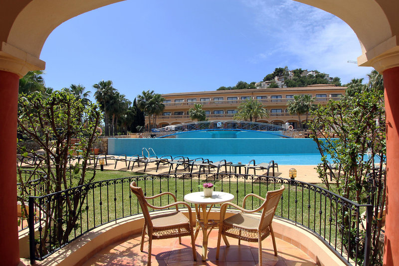 Mon Port Hotel & Spa 200