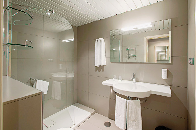 Corallium Beach by Lopesan Hotels 9