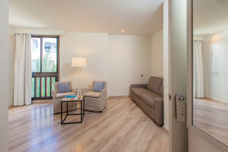 Corallium Beach by Lopesan Hotels 12