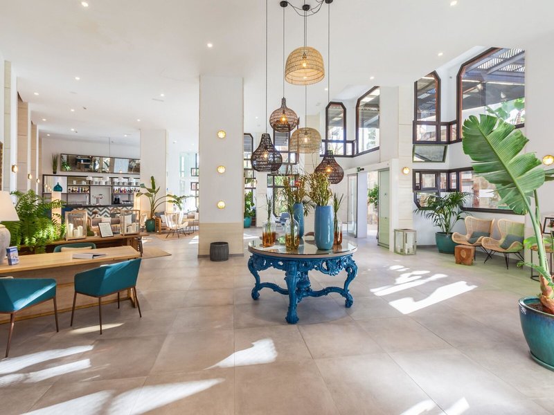 Corallium Beach by Lopesan Hotels 11