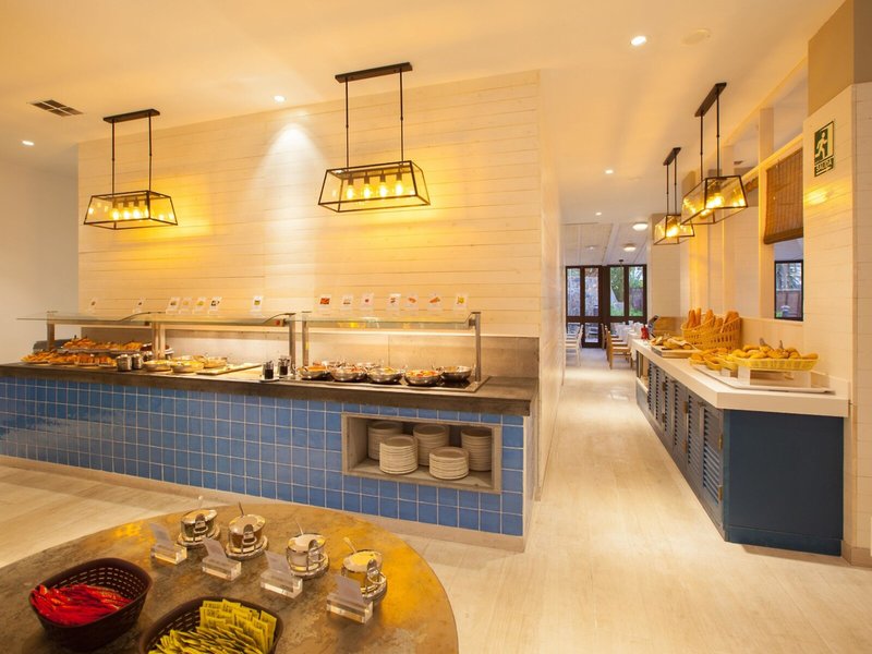 Corallium Beach by Lopesan Hotels 15