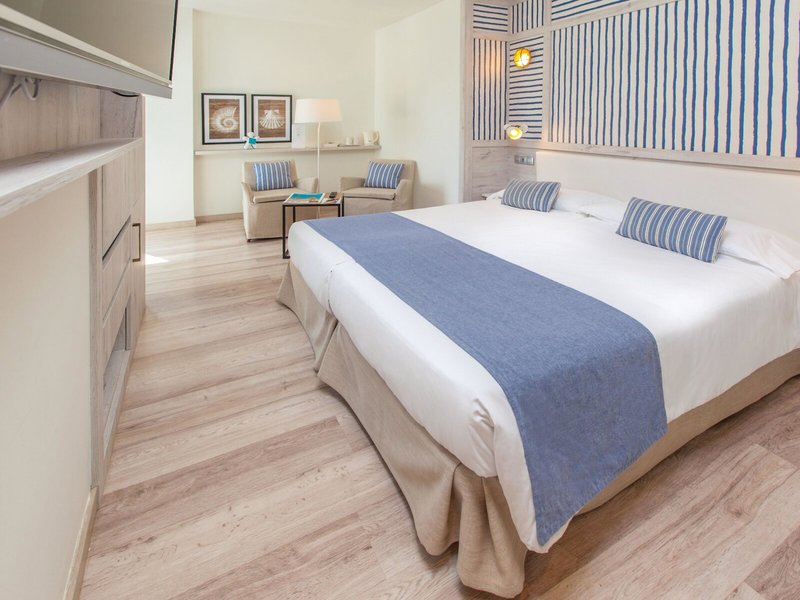 Corallium Beach by Lopesan Hotels 29