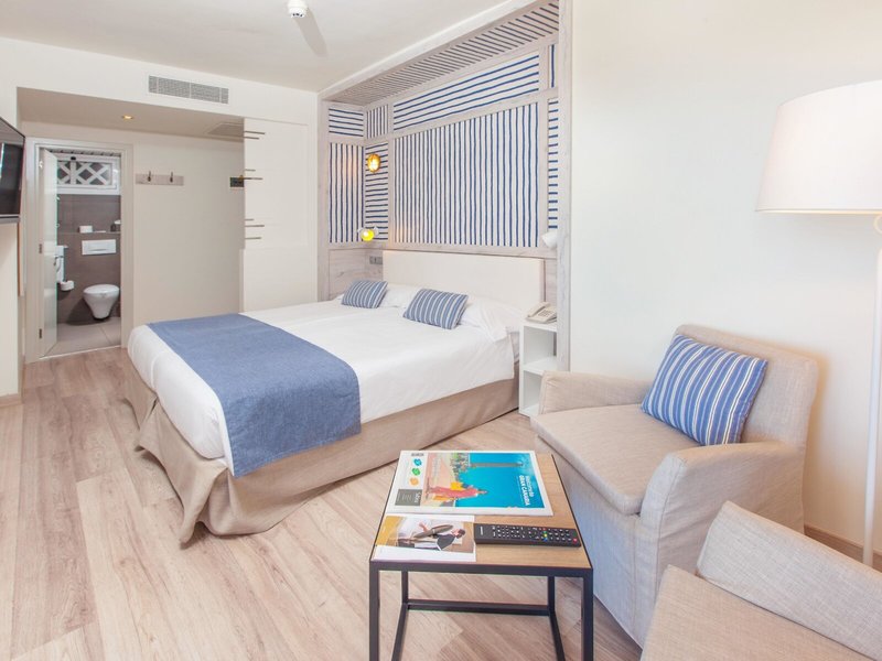 Corallium Beach by Lopesan Hotels 31