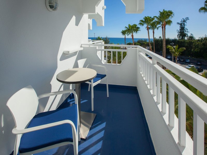 Corallium Beach by Lopesan Hotels 32