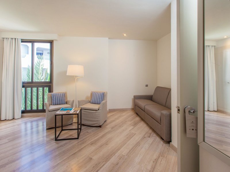 Corallium Beach by Lopesan Hotels 39