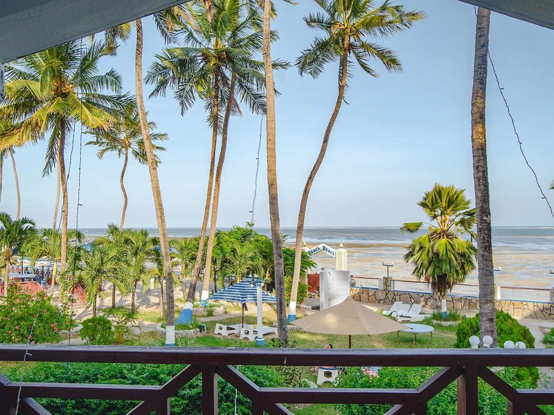 Sai Rock Beach Hotel & Spa 4