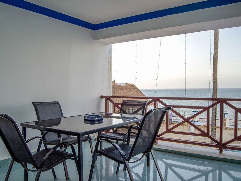 Sai Rock Beach Hotel & Spa 7