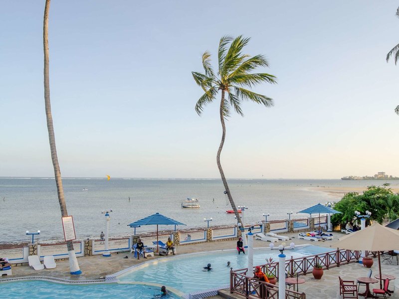 Sai Rock Beach Hotel & Spa 10