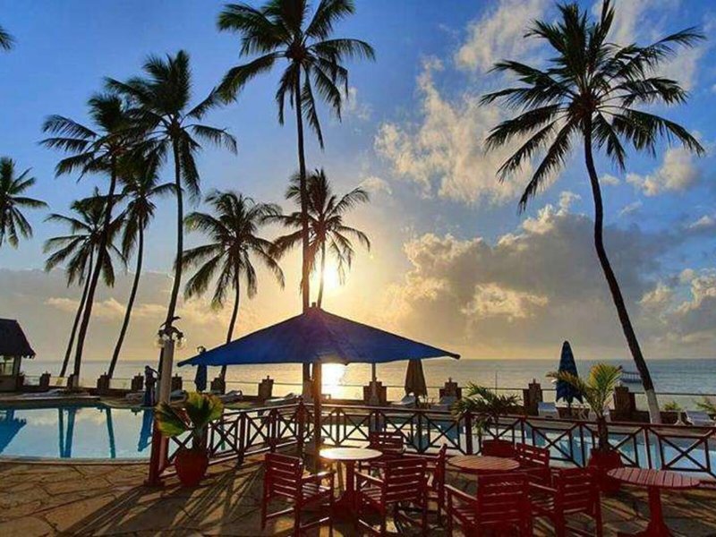 Sai Rock Beach Hotel & Spa 14