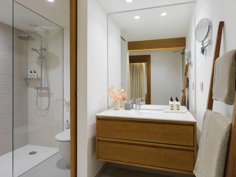 Melia Tamarindos 16 - Bathroom Example