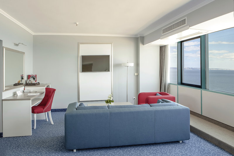 International Hotel Casino & Tower Suites 14