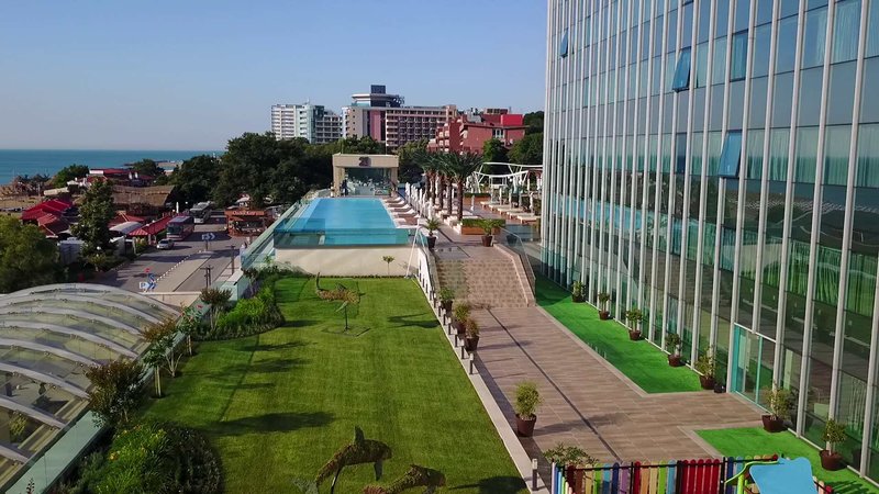 International Casino & Tower Suites 3