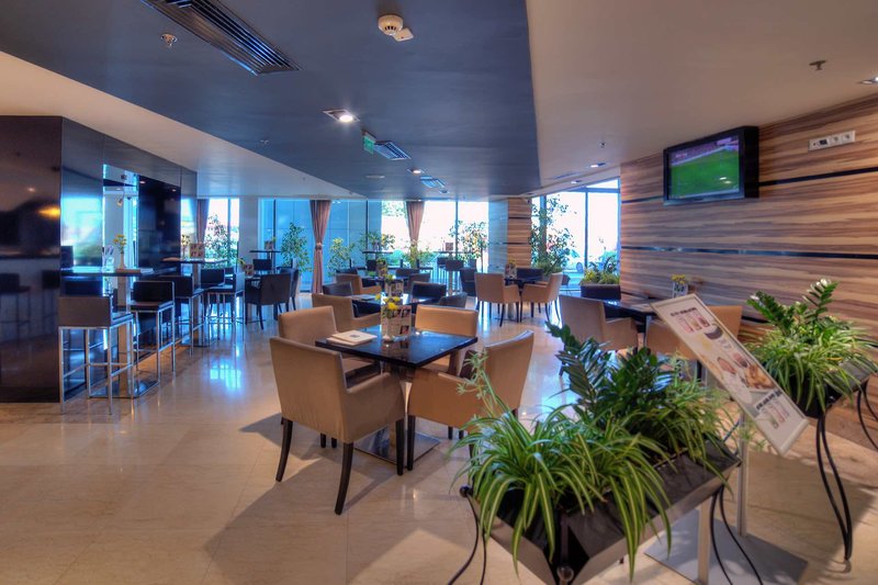 International Casino & Tower Suites 21