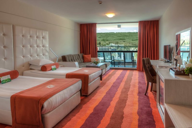 International Casino & Tower Suites 24