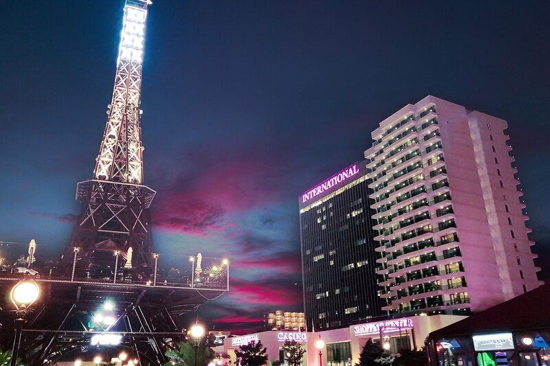 International Casino & Tower Suites 23