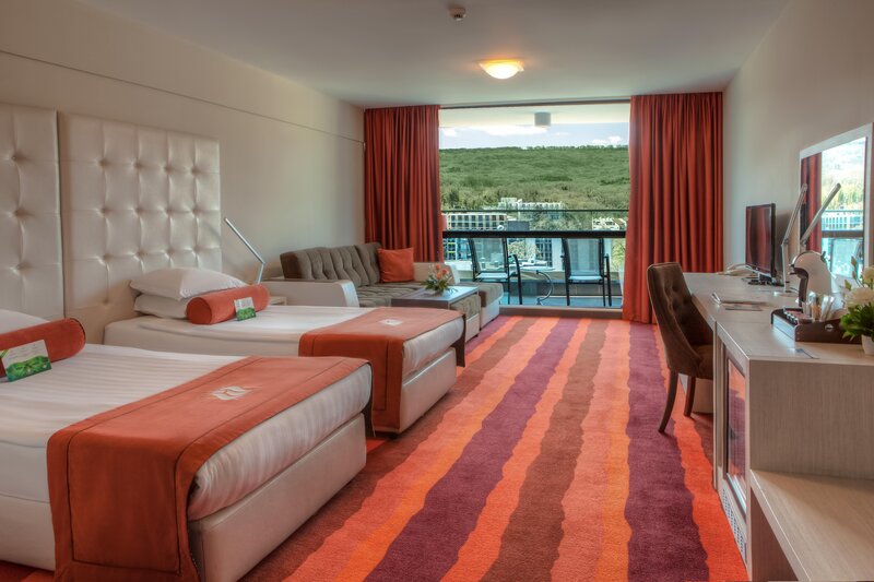 International Casino & Tower Suites 64