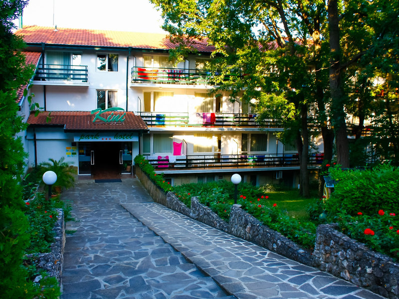 Kini Park 15 - Exterior