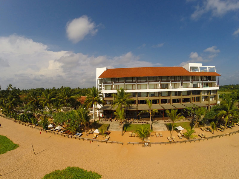 Pandanus Beach Resort 2